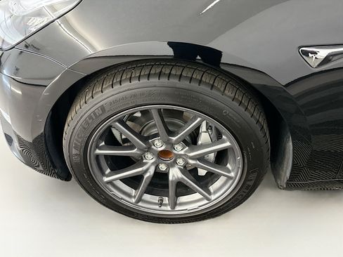 Used 2018 Tesla Model 3 Mid Range image 11