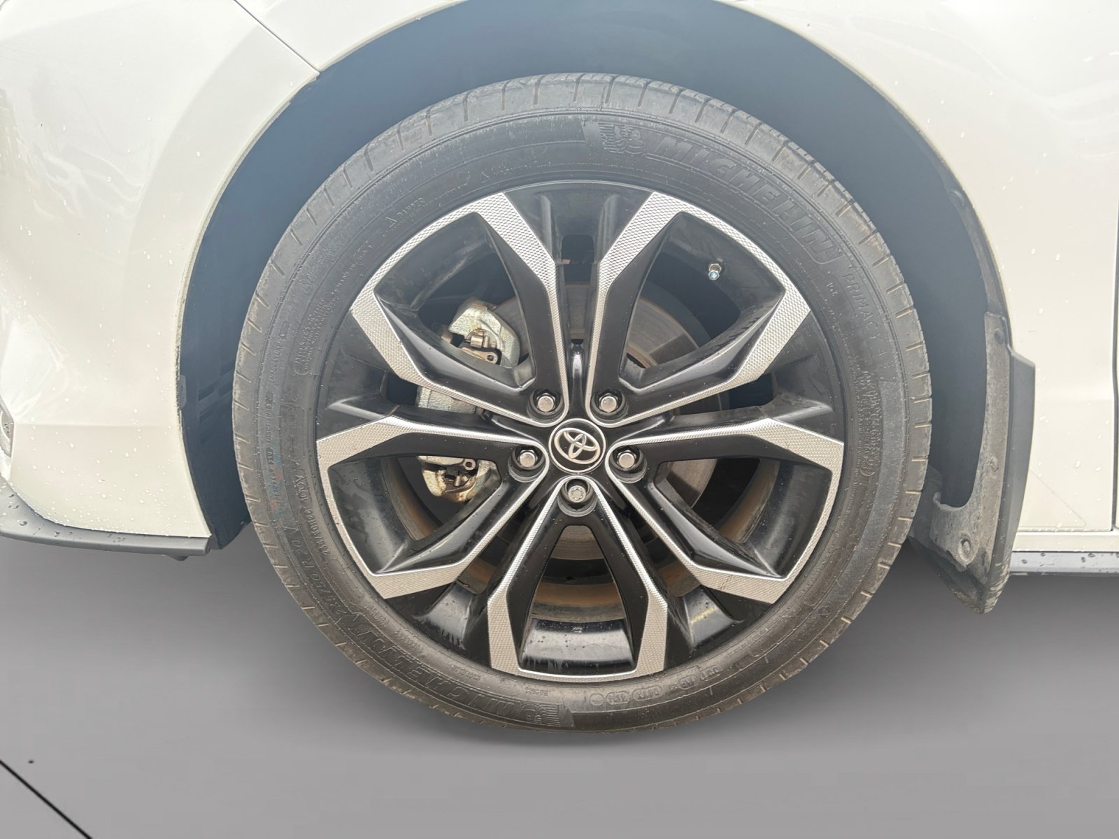 Used 2025 Toyota Sienna Platinum FWD image 9