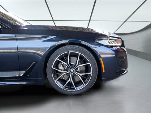 Used 2022 BMW 530i xDrive w/ M Sport Package AWD/4WD image 10