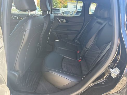 New 2025 Jeep Compass Latitude w/ Sun & Sound Group image 26