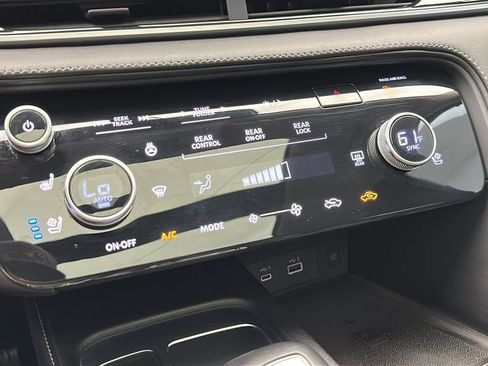 Used 2023 INFINITI QX60 Luxe w/ Performance Audio Package AWD/4WD image 18