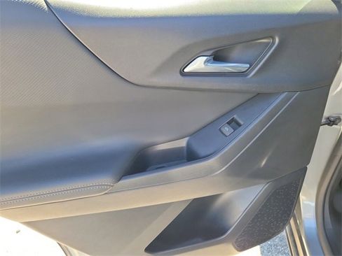 Certified 2025 Chevrolet Equinox LT w/ Convenience Package II image 9