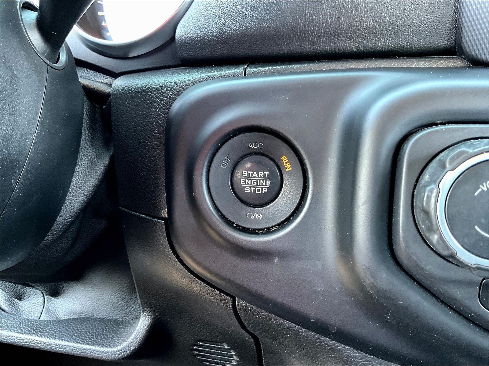 Used 2020 Jeep Gladiator Overland AWD/4WD image 17