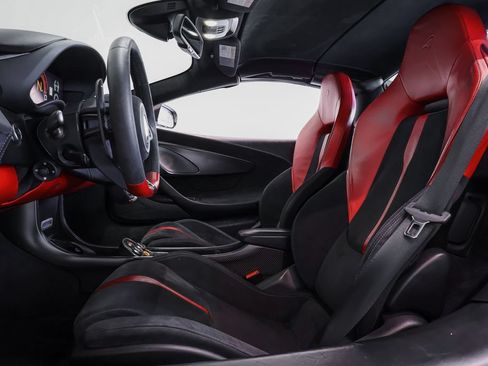 Used 2018 McLaren 570S Spider RWD image 29