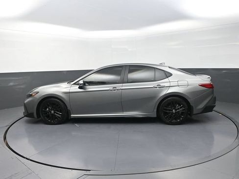 Used 2026 Toyota Camry SE w/ Convenience Package FWD image 4