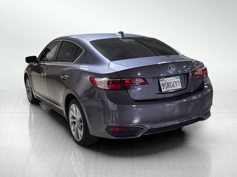 Used 2017 Acura ILX w/ AcuraWatch Plus Package FWD image 5