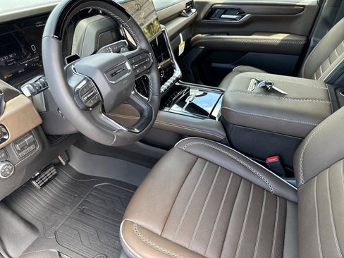 New 2026 GMC Yukon Denali Ultimate w/ LPO, Illumination Package AWD/4WD image 11