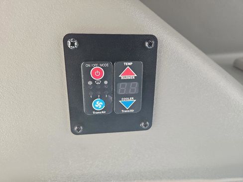 Used 2015 Chevrolet Express 4500 w/ Shuttle Bus Package image 39