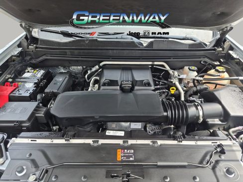 Used 2024 Chevrolet Colorado Z71 w/ Z71 Convenience Package 2 AWD/4WD image 6