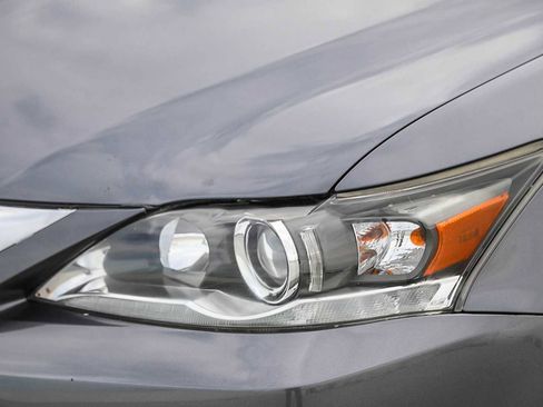 Used 2016 Lexus CT 200h image 8