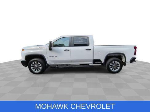 Used 2025 Chevrolet Silverado 2500 Custom w/ Custom Convenience Package AWD/4WD image 6