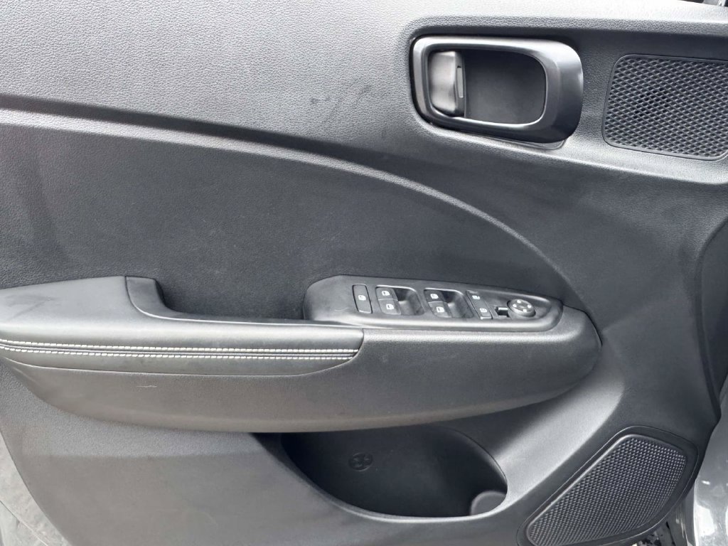 Certified 2026 Hyundai Venue SEL FWD image 17