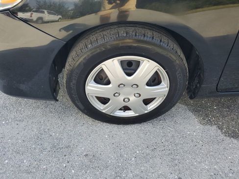 Used 2013 Toyota Corolla L image 18