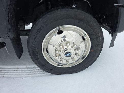 New 2025 Ford F550 4x4 Supercab Super Duty image 18