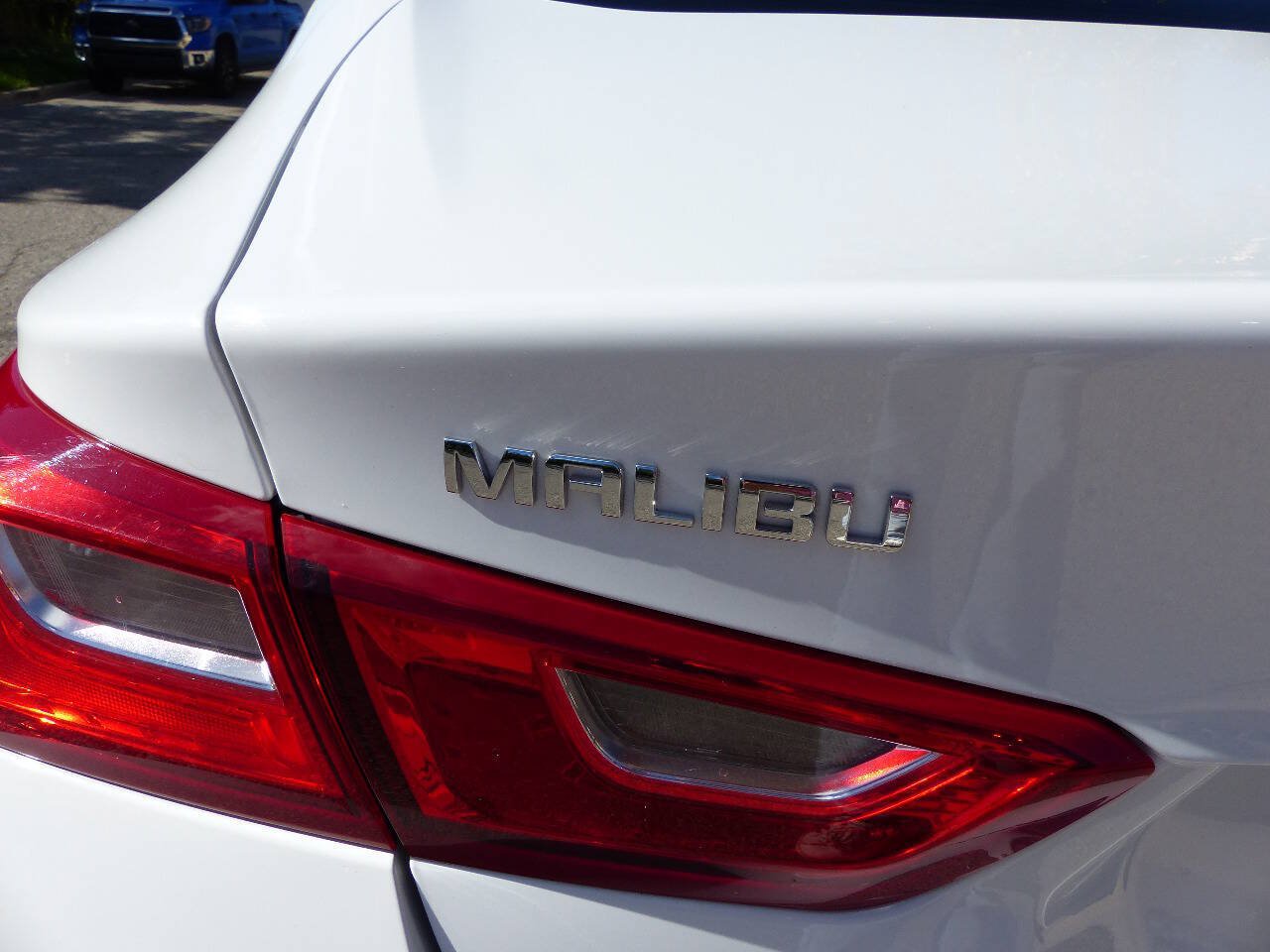 Used 2024 Chevrolet Malibu LS w/ Driver Confidence Package FWD image 9