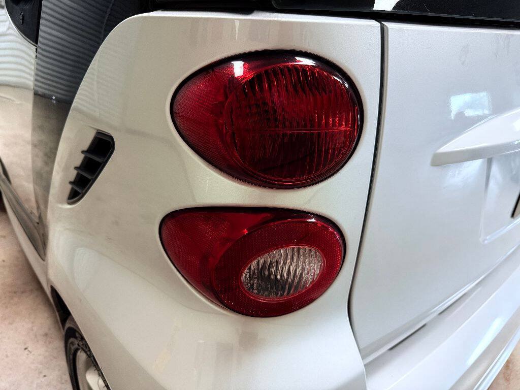 Used 2015 smart fortwo electric drive RWD image 32