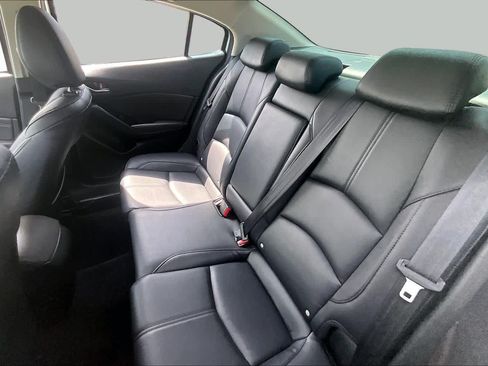 Used 2018 MAZDA MAZDA3 Touring FWD image 18