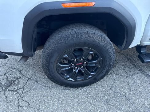 Used 2025 GMC Canyon Elevation w/ Convenience Package image 8