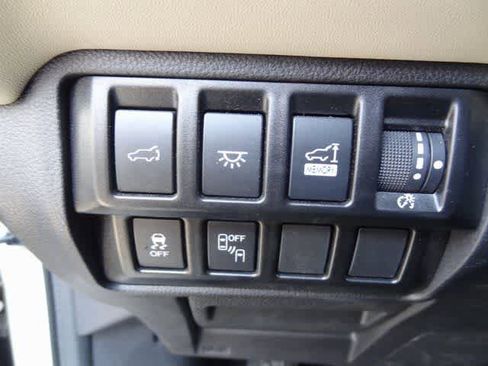 Used 2022 Subaru Ascent Limited w/ Technology Package image 10