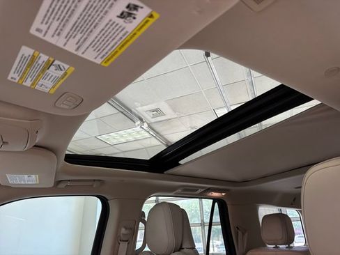 Used 2019 Lincoln Navigator Reserve AWD/4WD image 23
