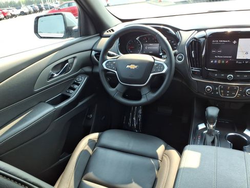 Used 2023 Chevrolet Traverse LT w/ LT Premium Package AWD/4WD image 10