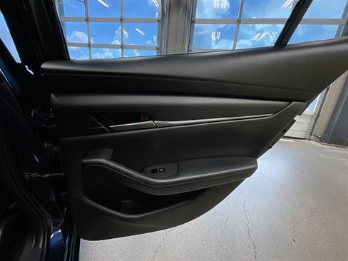 Used 2021 MAZDA MAZDA3 s FWD image 25