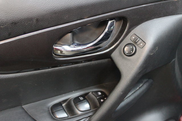 Used 2020 Nissan Rogue S AWD/4WD image 16