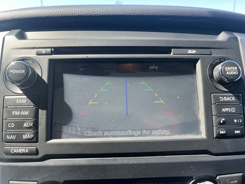 Used 2017 Nissan Titan SV image 13