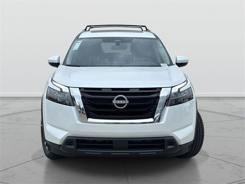 New 2025 Nissan Pathfinder SV image 2