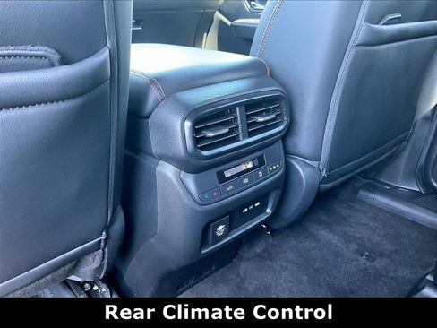 Used 2024 Honda Pilot TrailSport image 10