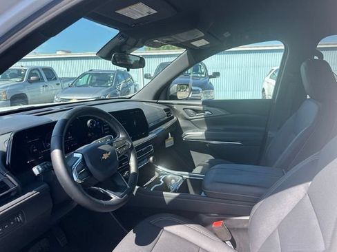 Used 2026 Chevrolet Traverse LT AWD/4WD image 4