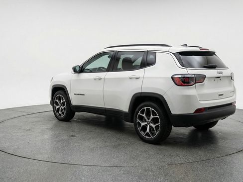 Used 2025 Jeep Compass Limited AWD/4WD image 6