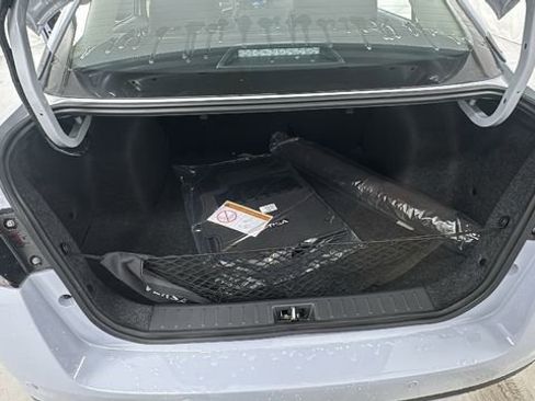 New 2025 Nissan Versa SR w/ Trunk Package FWD image 15