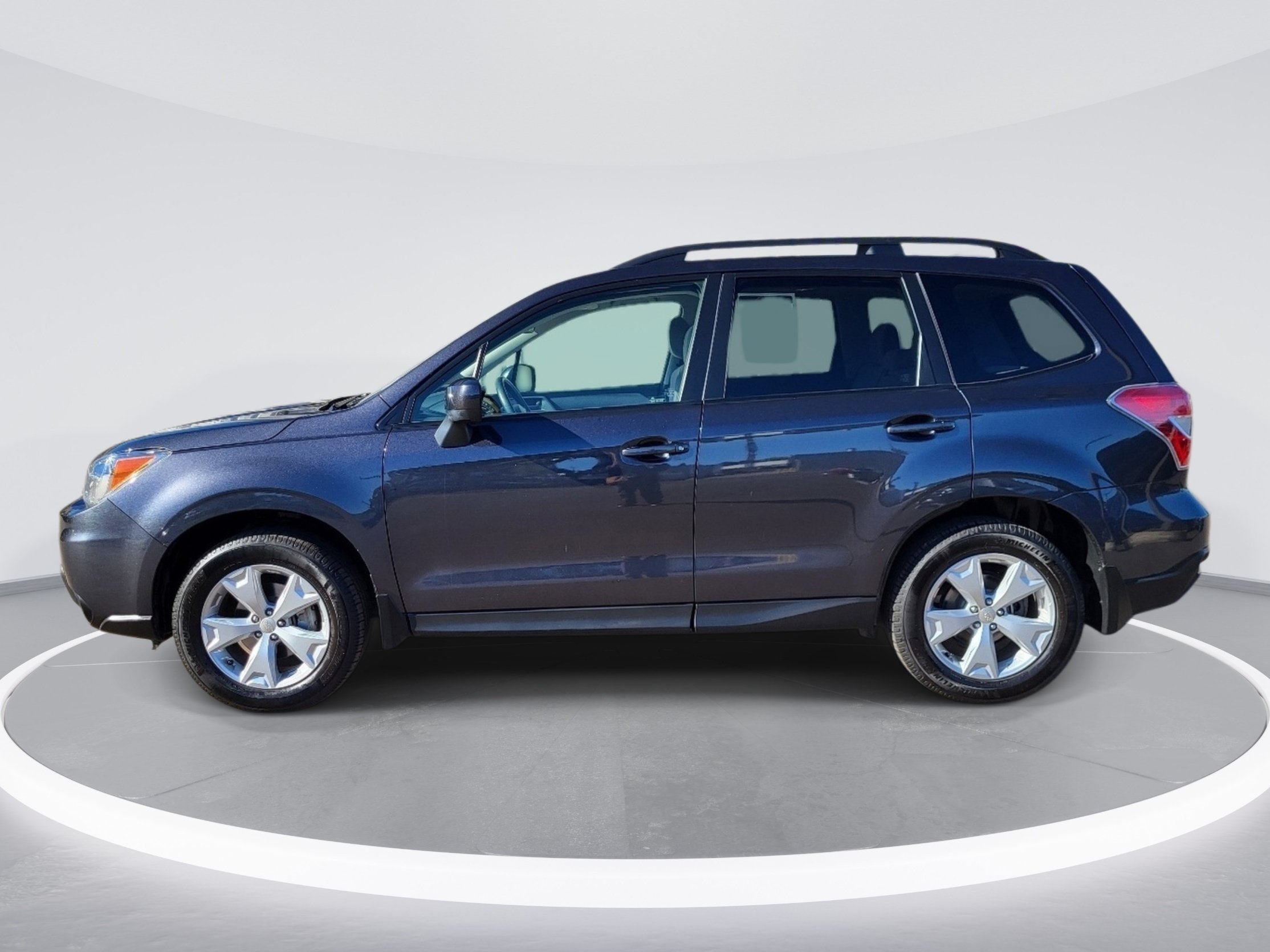 Used 2016 Subaru Forester 2.5i Premium w/ All-Weather Package AWD/4WD image 4