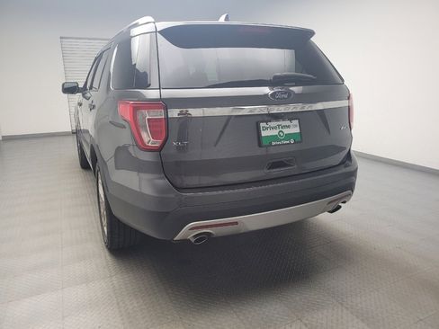 Used 2016 Ford Explorer XLT w/ Equipment Group 202A AWD/4WD image 6