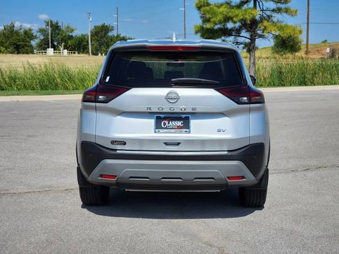 Used 2023 Nissan Rogue SV image 6