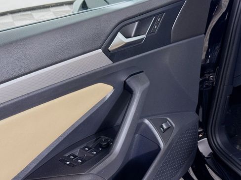 Used 2019 Volkswagen Jetta SE w/ Cold Weather Package image 17