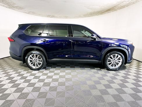 Used 2024 Toyota Grand Highlander AWD image 2