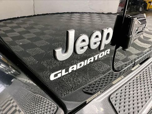 Used 2022 Jeep Gladiator Overland w/ Popular Equipment Package image 28