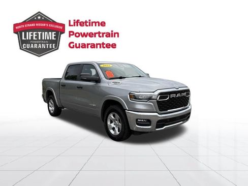 Used 2025 RAM 1500 Big Horn AWD/4WD image 9