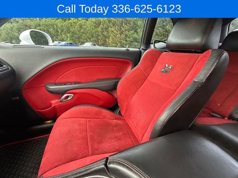 Used 2016 Dodge Challenger R/T Scat Pack w/ Leather Interior Group RWD image 19