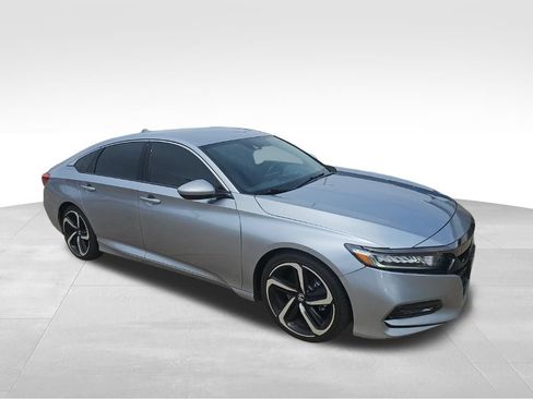 Used 2018 Honda Accord Sport image 3