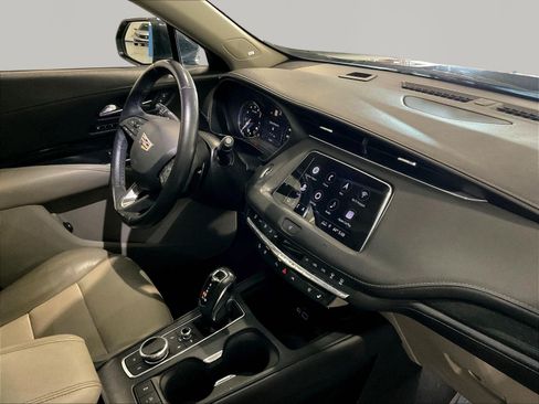 Used 2019 Cadillac XT4 Premium Luxury FWD image 17