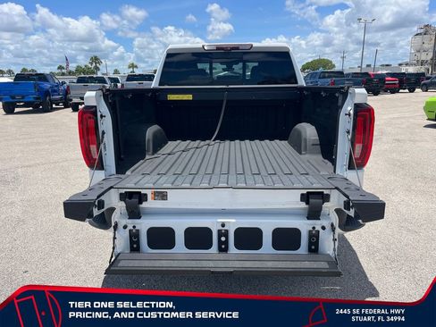 Used 2021 GMC Sierra 1500 Denali w/ Technology Package AWD/4WD image 11