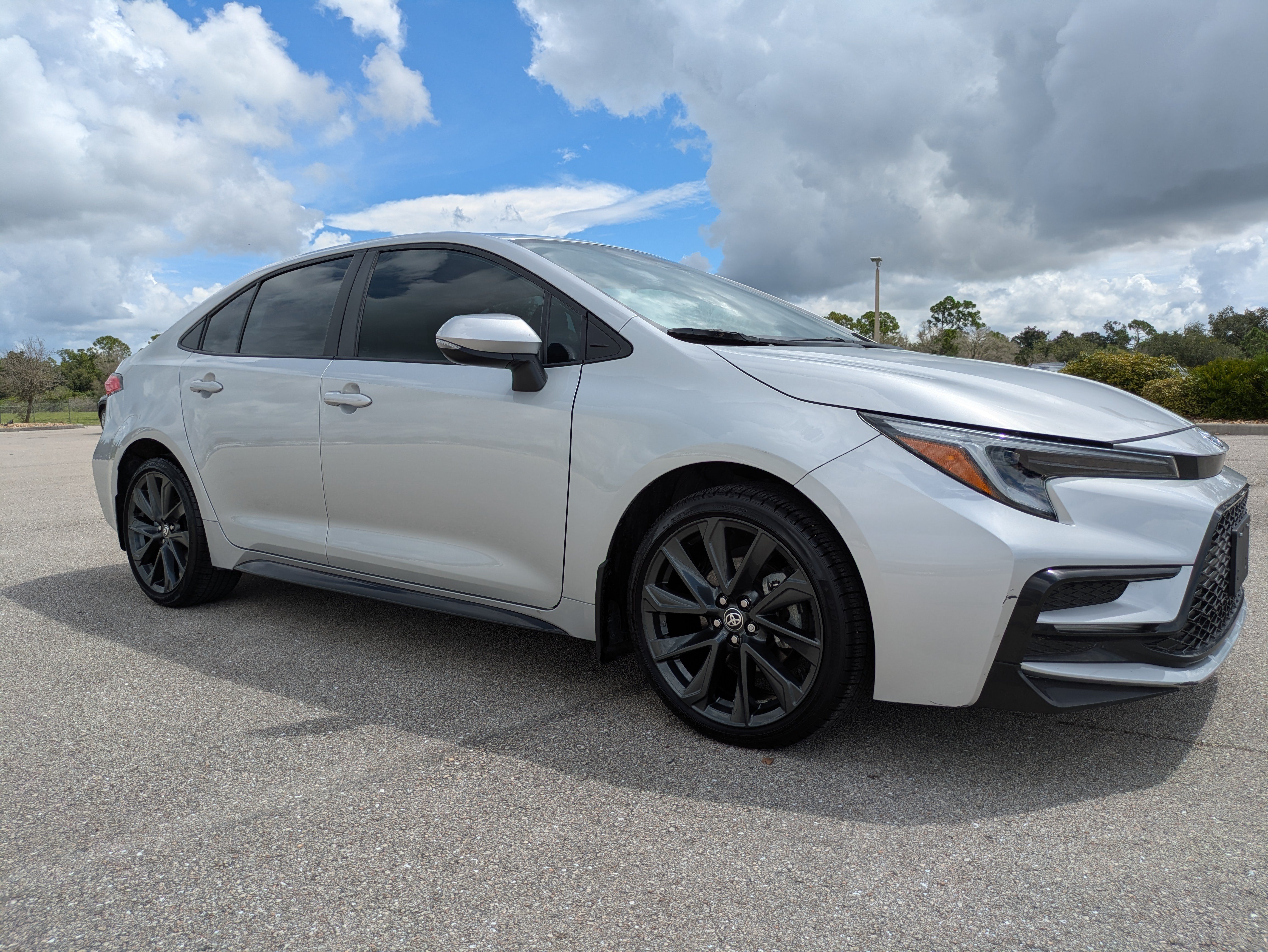 Used 2025 Toyota Corolla SE FWD image 2