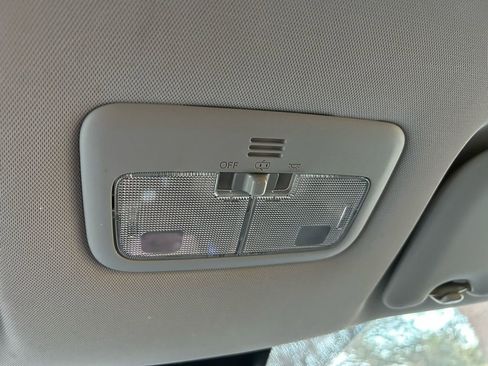 Used 2019 Toyota Corolla SE image 28