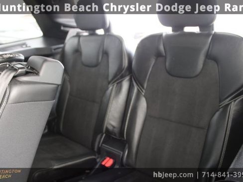 Used 2019 Volvo XC90 T8 R-Design w/ Advanced Package image 32