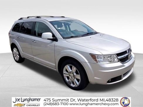 Used 2010 Dodge Journey R/T w/ Navigation & Sound Group I FWD image 2