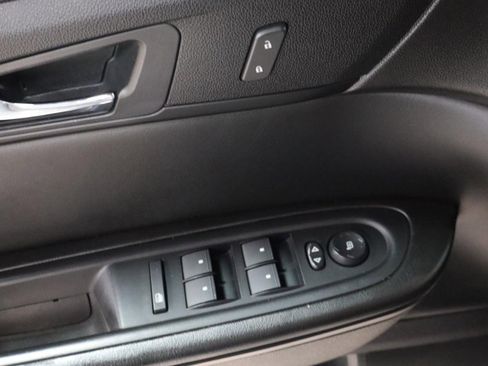 Used 2015 Chevrolet Traverse LT image 12