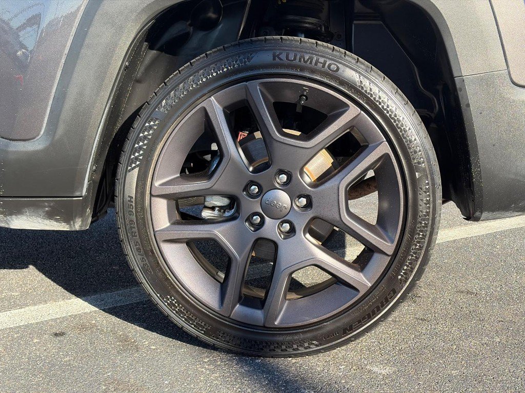 Used 2021 Jeep Renegade Latitude w/ Sun & Sound Group FWD image 9